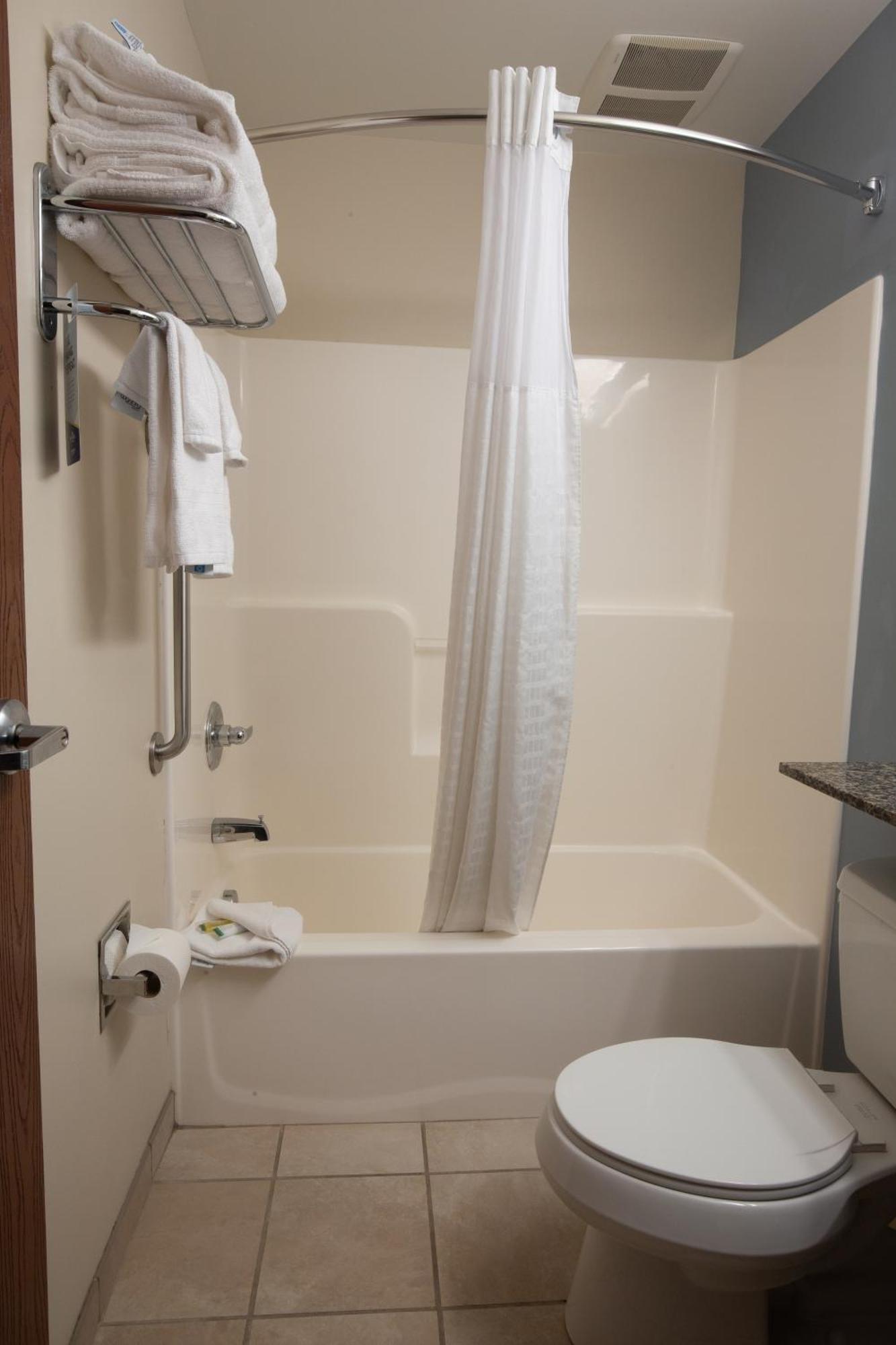 Microtel & By Wyndham Hotel Waynesburg