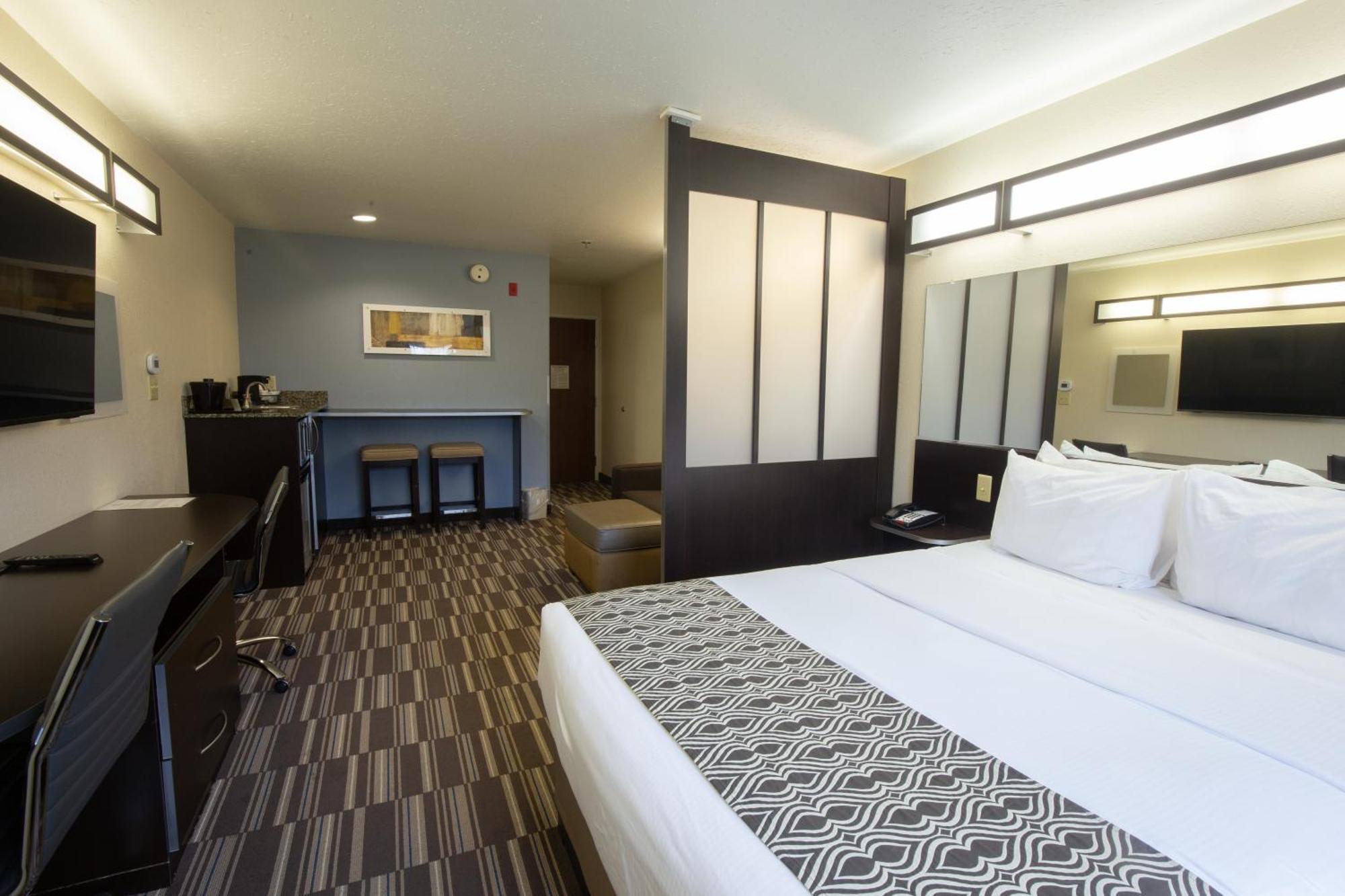 Microtel & By Wyndham Waynesburg