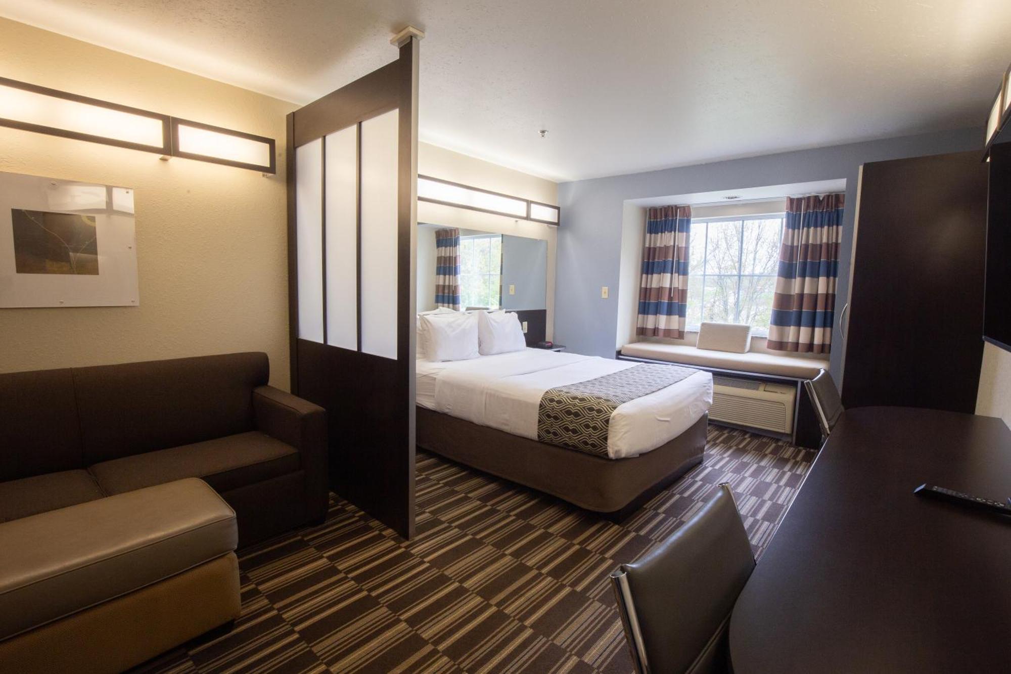 Microtel & By Wyndham Hotel Waynesburg