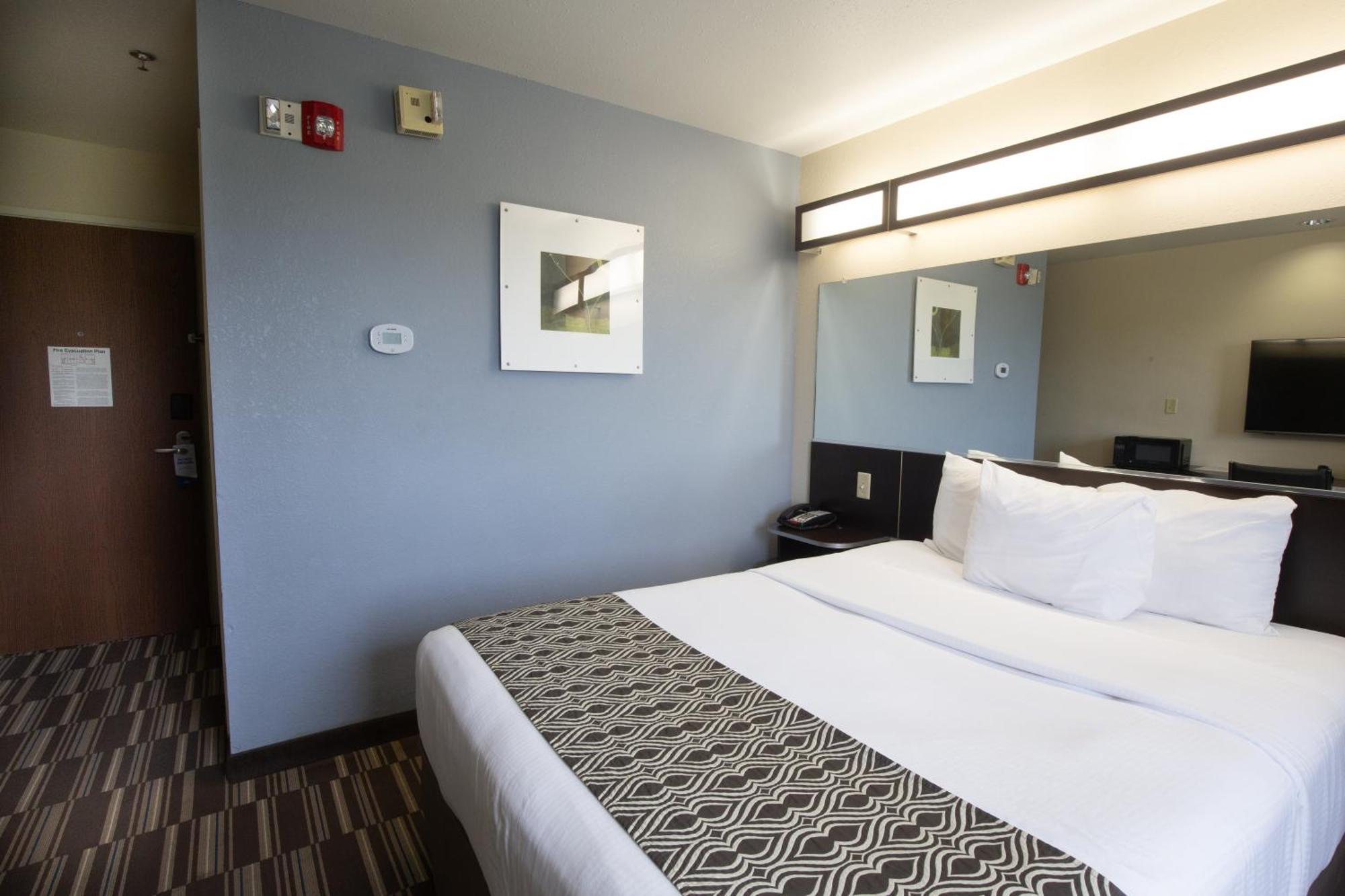 Hotel Microtel & By Wyndham