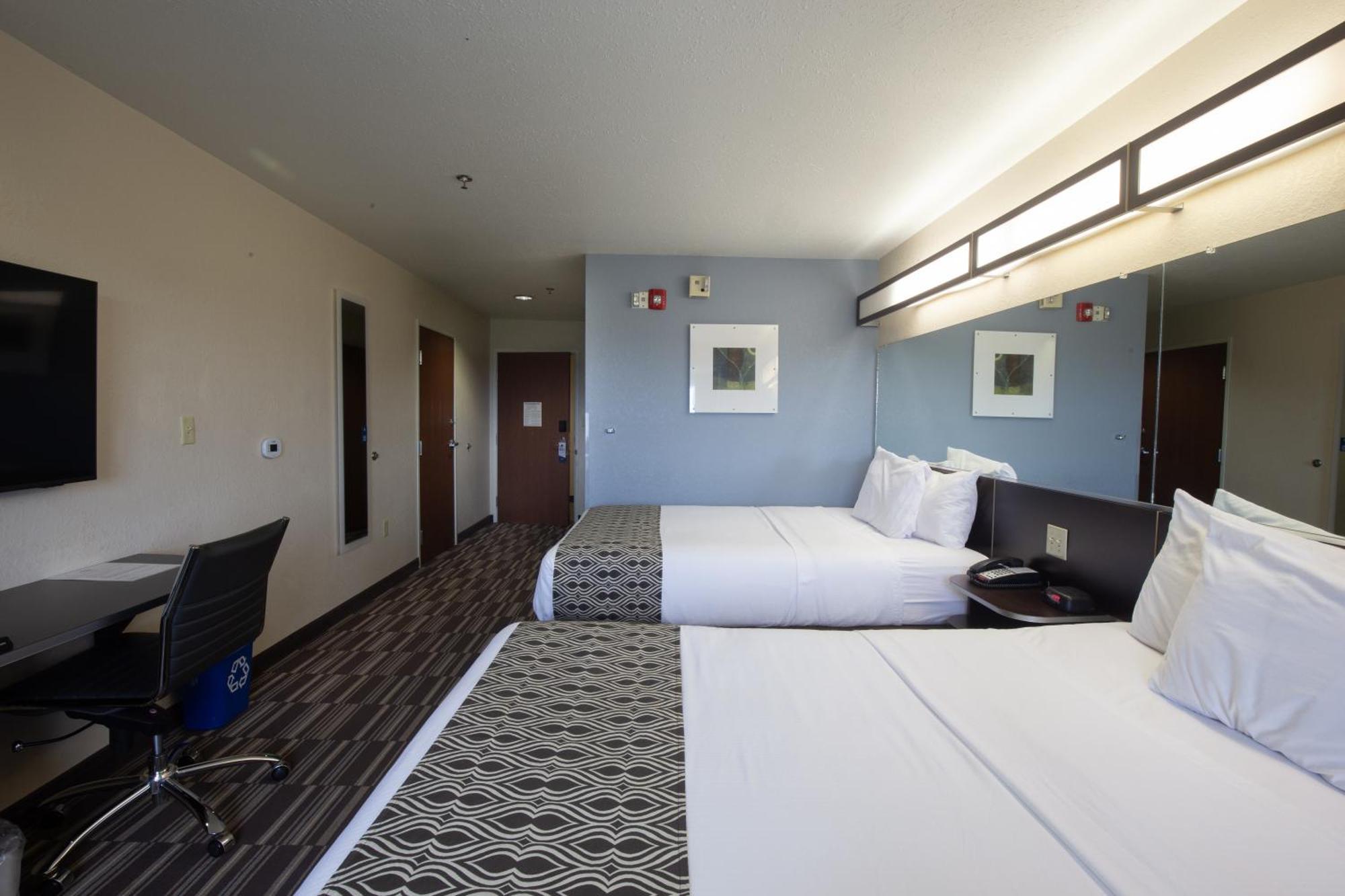 Microtel & By Wyndham Hotel Waynesburg