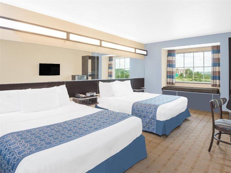 Hotel Microtel & By Wyndham